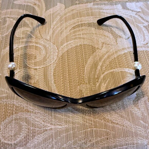 Vintage CHANEL Pearl Accent 5303-H Sunglasses - Picture 8 of 13